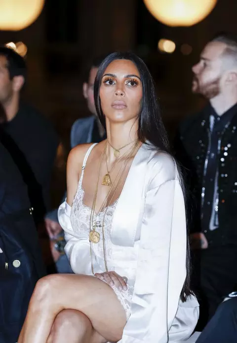 Kim Kardashian, jefuită sub ameninţarea cu arma