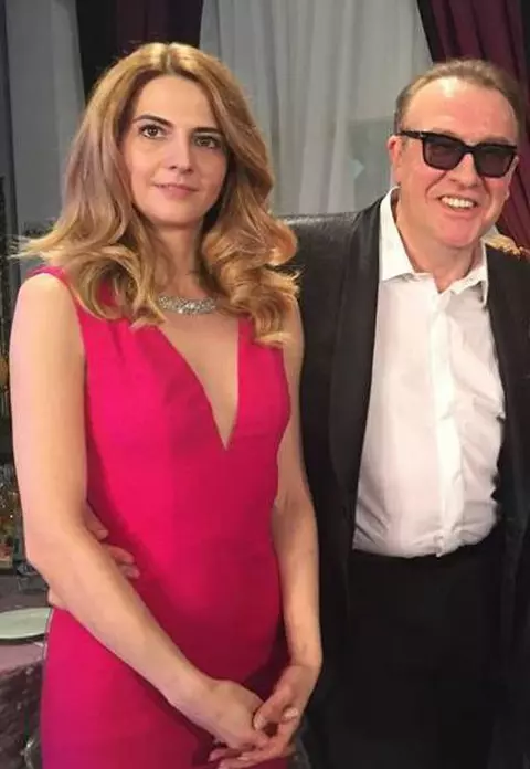 Gabriel Cotabiţă şi Alina se pregătesc de nuntă. Detalii în exclusivitate despre rochia ei de mireasă