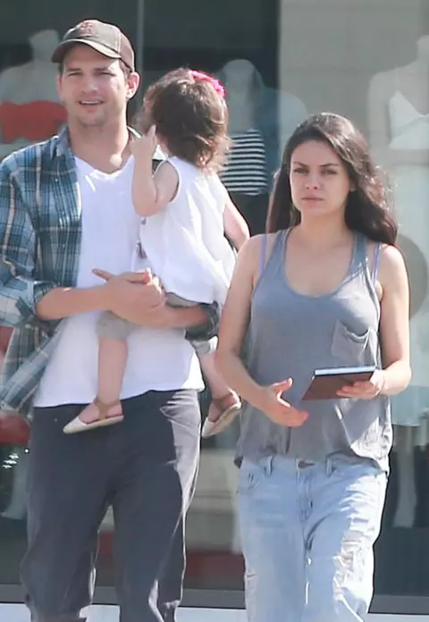 Mila Kunis şi Ashton Kutcher au aflat sexul bebeluşului lor