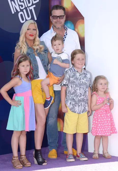 La 43 de ani, Tori Spelling este însărcinată cu al 5-lea copil