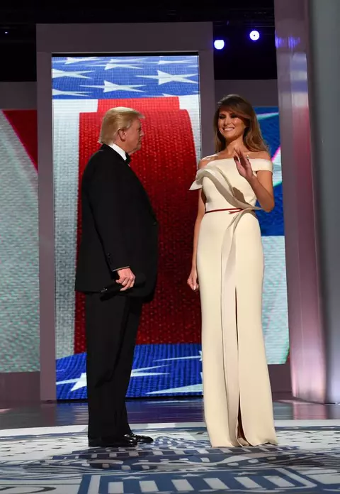Stilul clasic al Melaniei Trump în imagini. Ce ţinute preferă noua Primă Doamnă a Americii