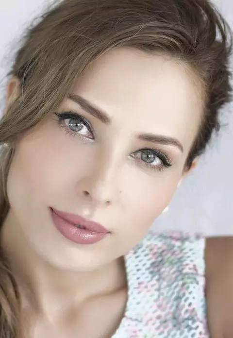 Iulia Vântur a defilat pe catwalk în India. Cât de sexy a fost într-o rochie scurtă!