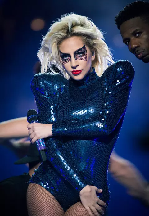 Lady Gaga a atras toate privirile în cadrul show-ului Super Bowl