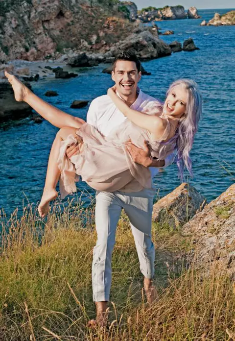 Andreea Bălan se va căsători în Los Angeles