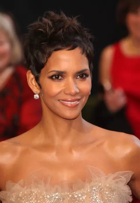 Halle Berry: “Am învățat să accept cele trei căsnicii eșuate”