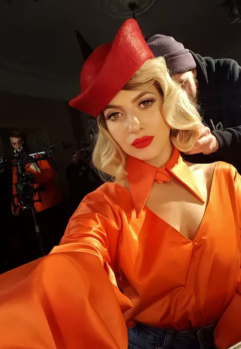 Fotografia zilei: Lidia Buble – dragoste la prima vedere