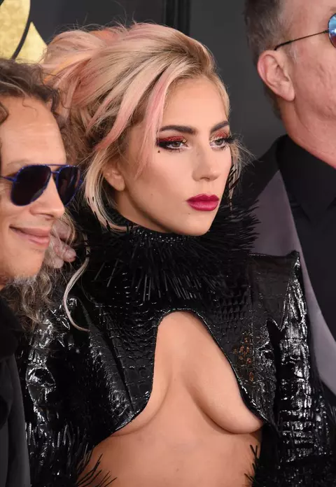 Vedetele s-au întrecut în ținute la premiile Grammy. Iată imaginile!