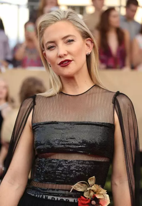Brad Pitt și Kate Hudson formează un cuplu