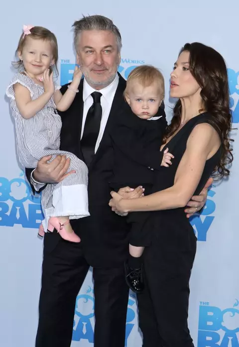 Alec Baldwin – Împreună cu adorabila lui familie la premiera filmului „Boss Baby”