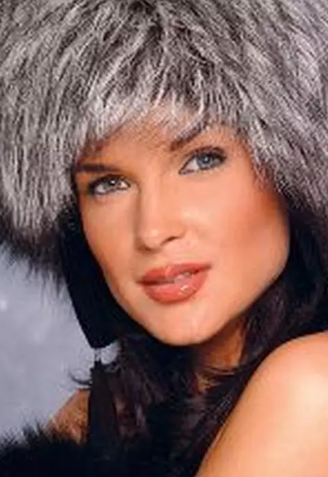 Monica Bârlădeanu, la fel de sexy ca acum 15 ani!