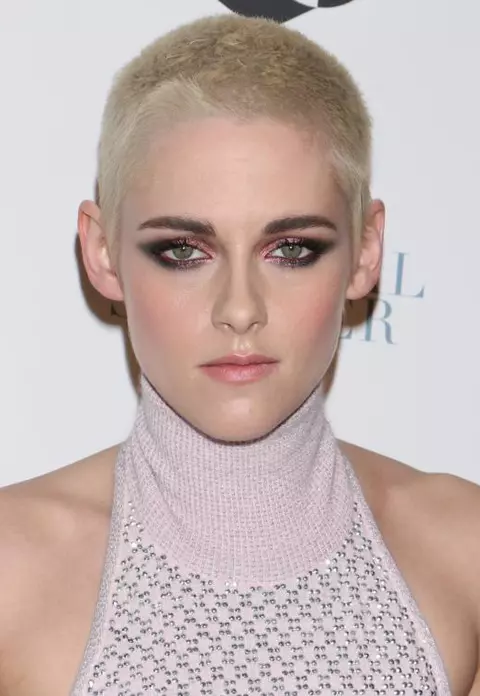 Kristen Stewart are o nouă iubită. Stella Maxwell e istorie, actrița se vede cu o roșcată!