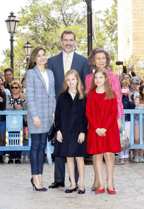 Prinţesele Leonor şi Sofia, în centrul atenţiei de Paşte. Cât de frumoasă este familia regală a Spaniei!