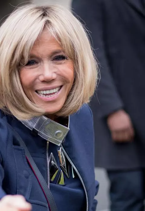 Charlie Hebdo stârneşte din nou indignare: Cum apare Brigitte Macron pe coperta revistei