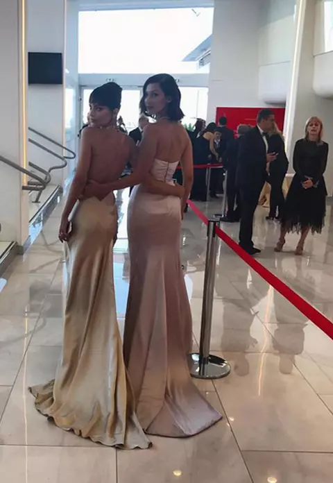 Emily Ratajkowski și Bella Hadid, dezmăț după prima seară a Festivalului de Film de la Cannes. Dansul lor provocator este viral!