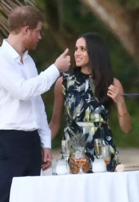Prințul Harry este foarte atent cu iubita sa! Iată cât a călătorit acesta pentru a o aduce pe Meghan Markle la nunta Pippei Middleton