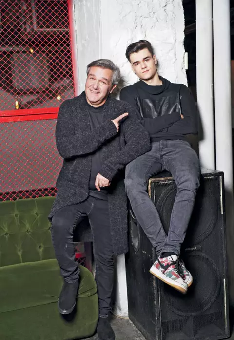 Fiul cel mare al lui Dan Bittman îi calcă pe urme tatălui său. Iată cum se descurcă Alexandru pe scenă!