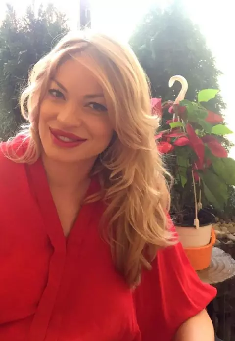 Prima fotografie de familie a Valentinei Pelinel și a lui Cristi Borcea. Iată cum îi stă vedetei la brațul fostului dinamovist!