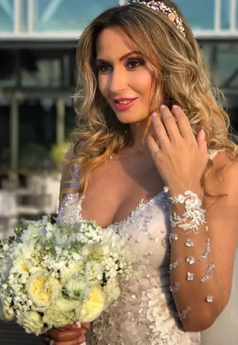 Crina Abrudan a făcut nunta în weekend. Cum a arătat rochia de mireasă