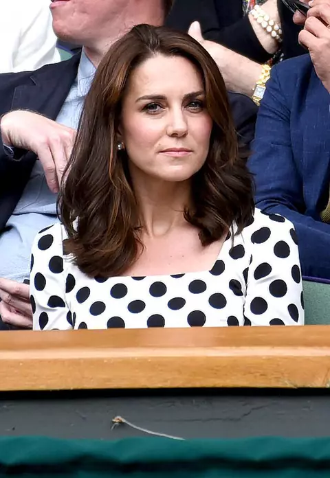 Ce ţinute de gravidă poartă Kate Middleton de când a anunţat cea de a treia sarcină - FOTO