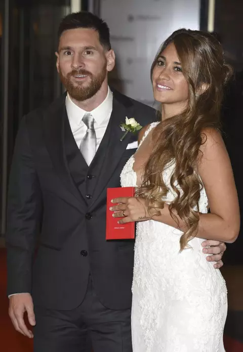 Leo Messi s-a căsătorit în Argentina cu Antonella Roccuzzo. Imagini de la ceremonia fastuoasă
