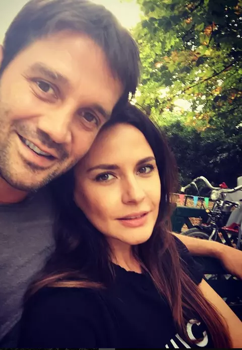 Adelina şi Cristi Chivu au aniversat 9 ani de la nuntă. Cât de îndrăgostiţi sunt!
