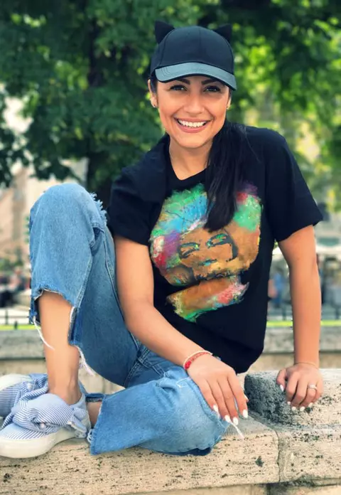 Andra împlineşte astăzi 31 de ani. Cum îşi sărbătoreşte artista ziua de naştere!
