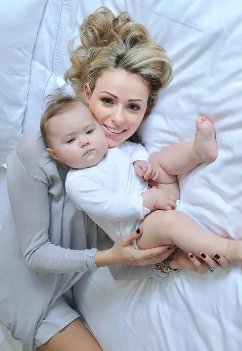 EXCLUSIV! Imagini cu Catrinel Sandu din arhiva personală. Ce evoluţie!