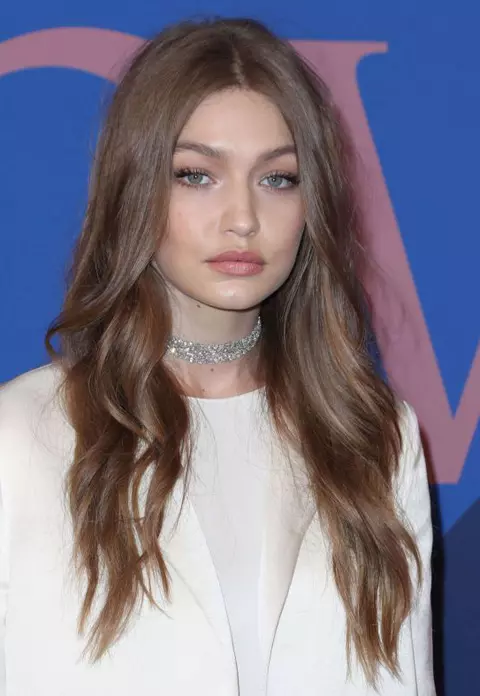 Trucuri pentru un ten luminos ca al lui Gigi Hadid