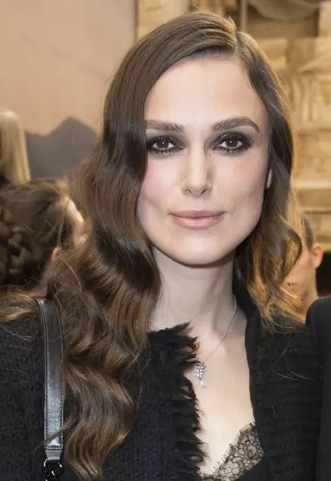Ești fumătoare? Și Keira Knightley! Îngrijește-ți corect tenul dacă ai acest viciu