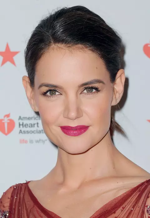 Fă-ți un machiaj elegant ca al lui Katie Holmes