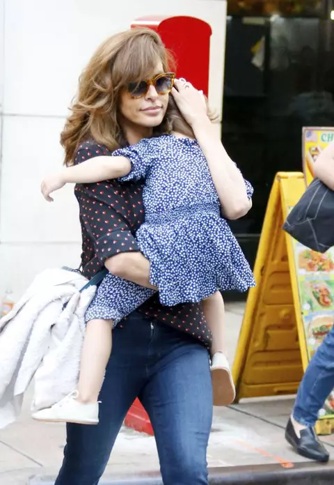 Cum arată Esmeralda, fiica cea mare a lui Ryan Gosling și a Evei Mendes. Cu cine seamănă micuța