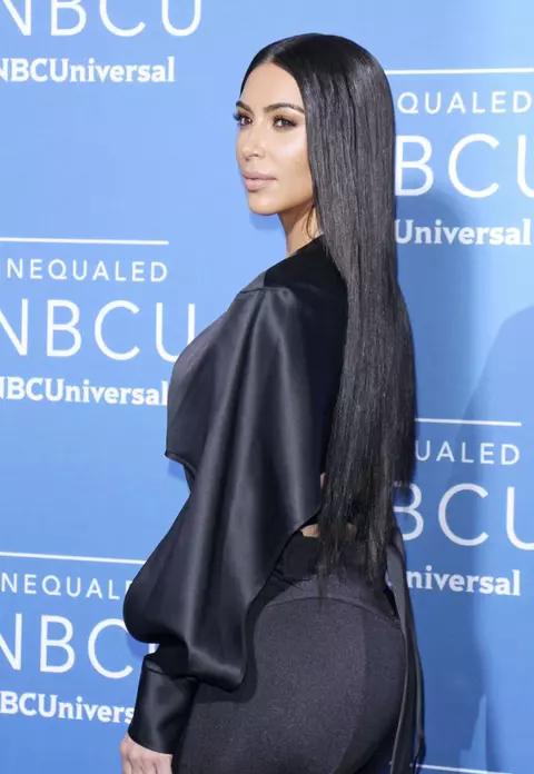 Kim Kardashian a pozat nud. Iată cum arată vedeta complet dezbrăcată