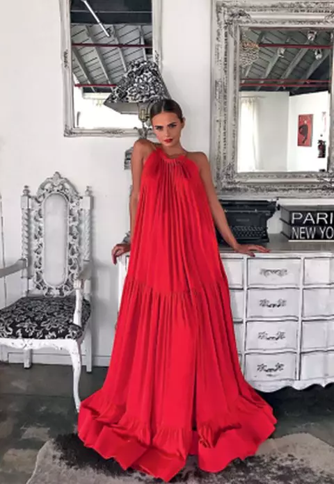 Xenia Deli, moldoveanca care l-a cucerit pe Justin Bieber, s-a căsătorit cu un bărbat cu 36 mai bătrân. Cum a arătat rochia de mireasă și nunta de 1 milion de euro