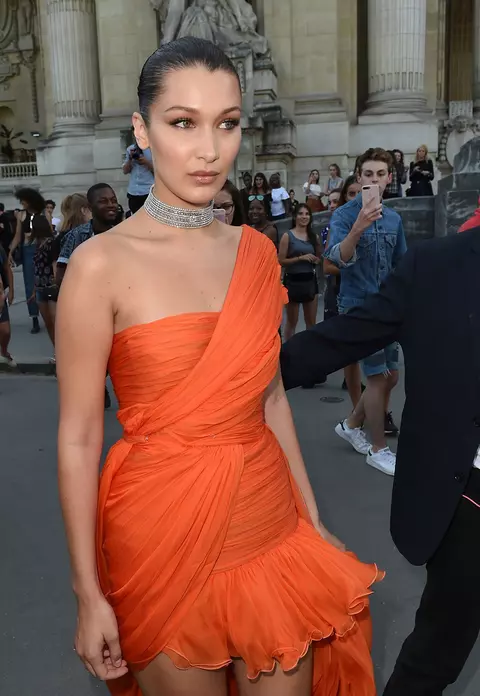 Bella Hadid a împlinit 21 de ani! Cum arăta celebrul fotomodel la câteva zile de la naştere