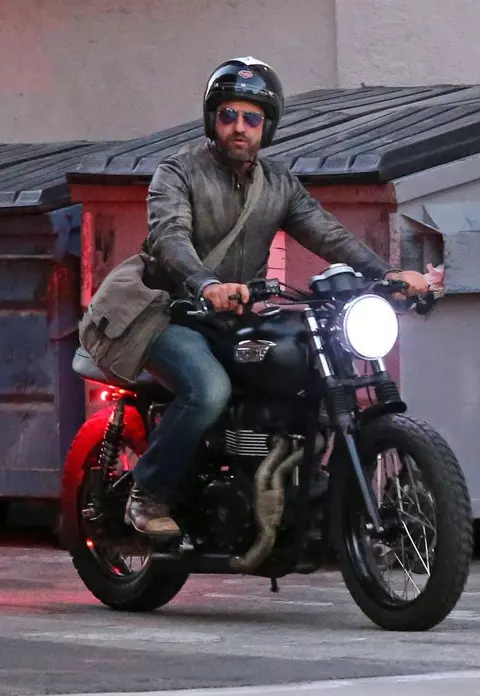 Gerard Butler, internat de urgență după ce a suferit un grav accident de motocicletă. Care este starea actorului