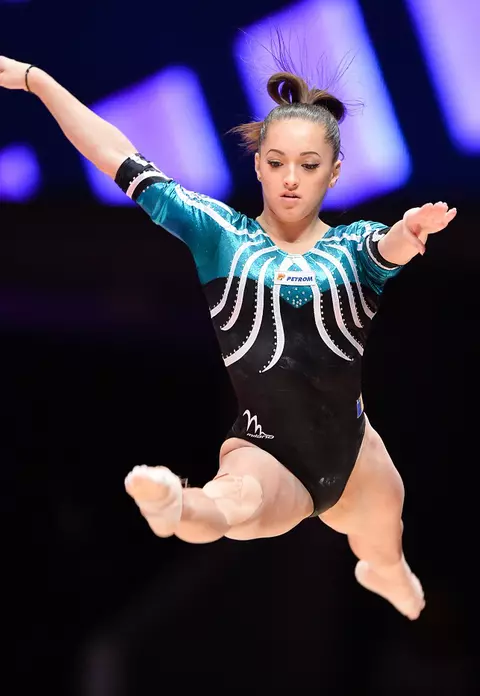 Larisa Iordache a fost operată! Campiona noastră s-a pozat pe patul de spital