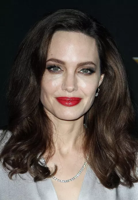 Angelina Jolie, din ce în ce mai slabă! Vedeta a șocat oamenii cu apariția ei