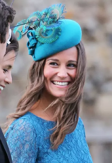 Pippa Middleton, însărcinată în 8 luni, în costum de baie, la plajă!