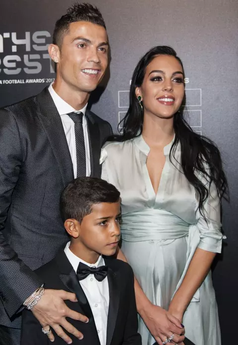 Cristiano Ronaldo, acuzat că și-a înșelat iubita însărcinată: „A fost o noapte fierbinte!” Cum arată cea care l-a determinat să calce strâmb
