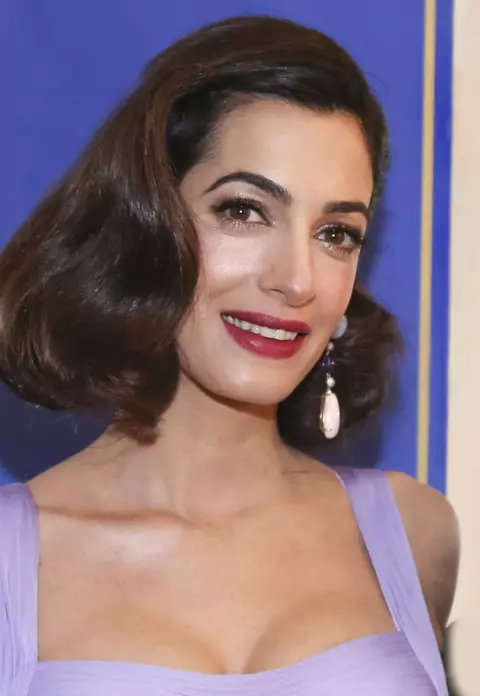 Get the look Amal Clooney - machiaj de seară pentru brunete
