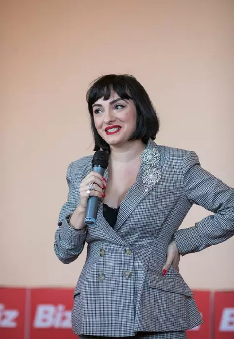Bloggerul de stil, Ana Morodan, despre relaţia cu părinţii săi: "Este una cordială!"