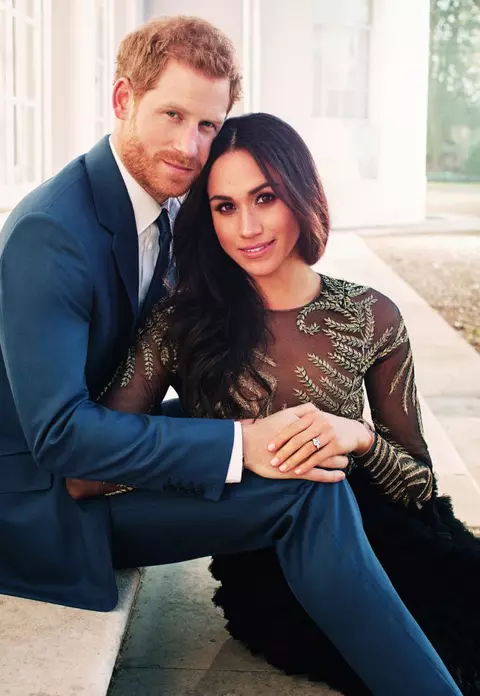 Detaliul neobservat până acum în fotografiile oficiale ale cuplului Meghan Markle - Prinţul Harry
