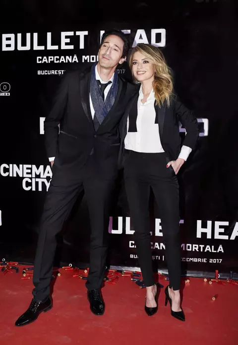 Adrien Brody și Alexandra Dinu au sosit în România pentru lansarea filmului “Bullet Head. Capcană mortală”