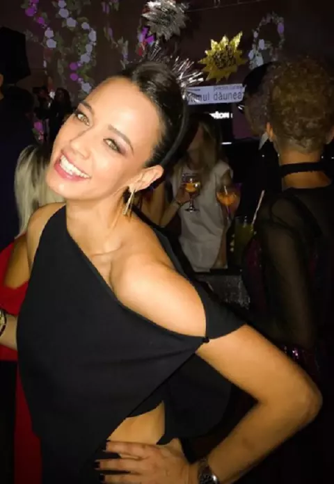 Andreea Raicu a fugit din România! Se află în "Paradis", însoţită