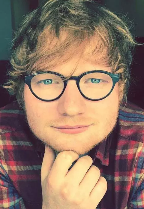 Ed Sheeran s-a logodit! Uite cine este norocoasa