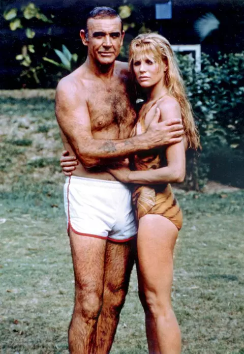 Kim Basinger - Sex-simbol la 64 de ani