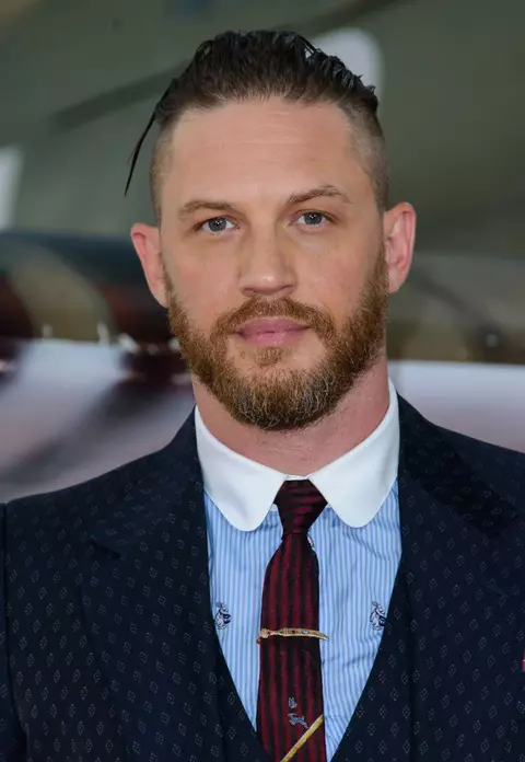 Tom Hardy s-a tatuat în urma unui pariu pierdut cu DiCaprio! Ce mesaj îl va însoți toată viața...