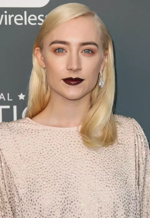 Get the look Saoirse Ronan - buze gotice