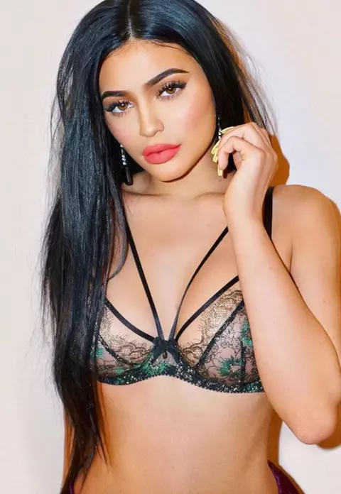 Kylie Jenner și fiica ei, Stormi, îmbrăcate la fel la petrecere