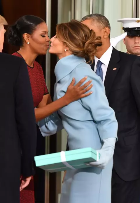 Ce era în cutia Tiffany primită de Michelle Obama de la Melania Trump